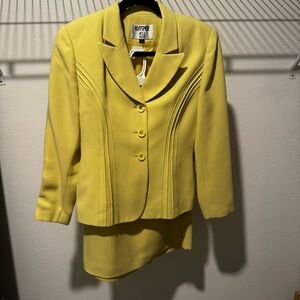 Vintage kasper yellow green blazer skirt suit set size 6 petite
